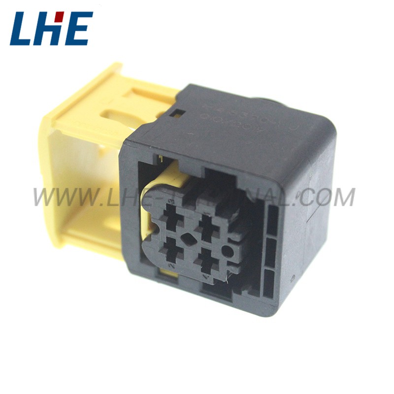 1-1418390-1 4 Ways Seal Black Female Housing B