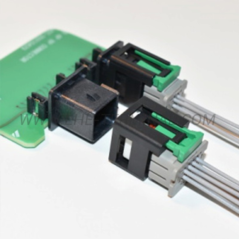 08WMCB-RSBC-VM-2A-K-A 8P Automotive Wire-to-Board Waterproof Connector